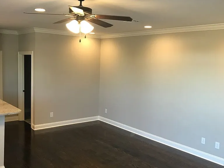 1100 Runningvine Ln — Photo 2