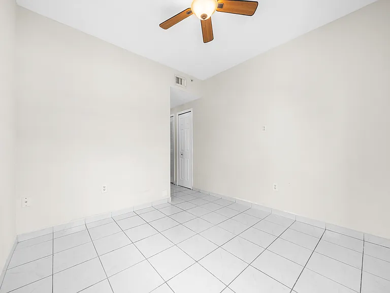 9 E 4th St #101 — Photo 7