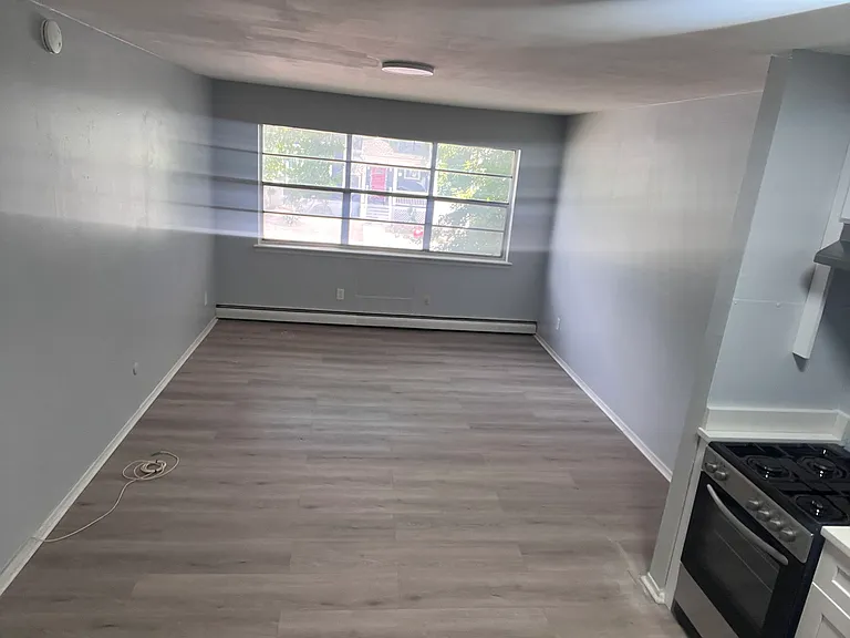 76.2 E Park St #8 — Photo 10