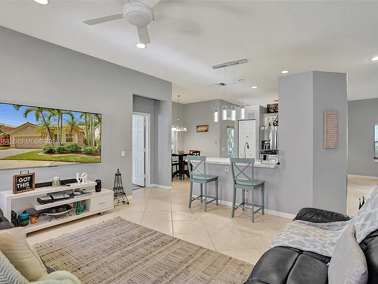 4219 Sabal Ridge Cir — Photo 23