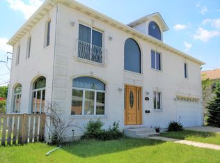 3857 W Touhy Ave, Lincolnwood, IL 60712