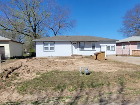 202 N Elgin Ave, Sperry, OK 74073