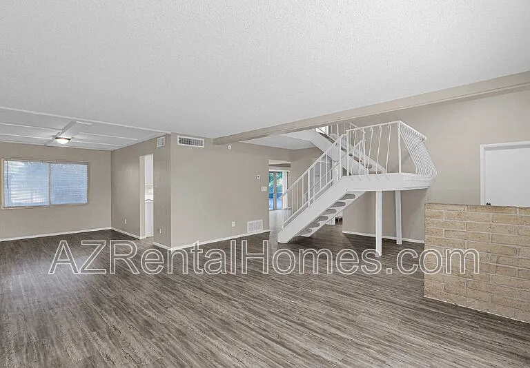 966 E La Jolla Dr — Photo 5