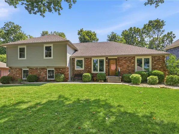 12625 Overbrook Rd, Leawood, KS 66209