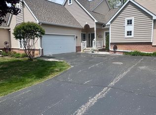 98 Fox Hollow Dr, Metamora, MI 48455