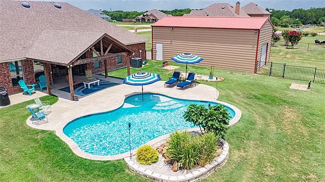1st image of 245 McKinley Ln