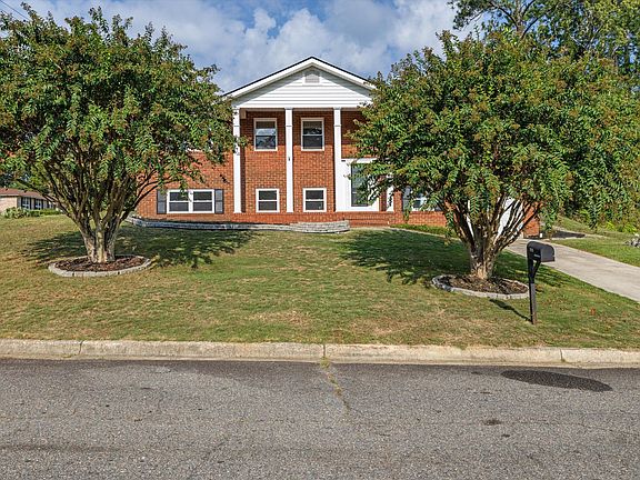 3rd image of 3529 Mount Vernon Dr