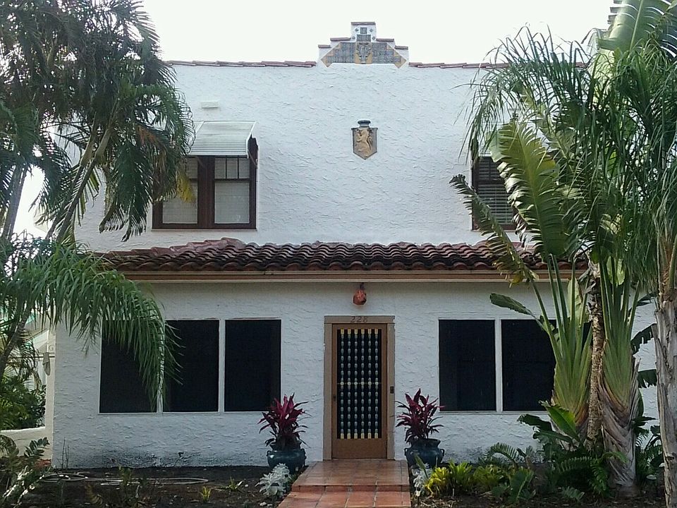 1st image of 234 Greenwood Dr