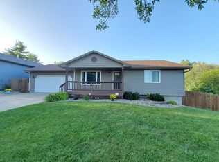 5216 E 18th St, Sioux Falls, SD 57110