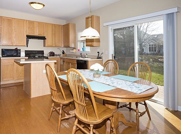 5th image of 3799 Baybrook Dr