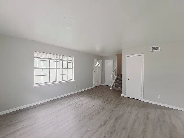 633 Rutgers Dr — Photo 16