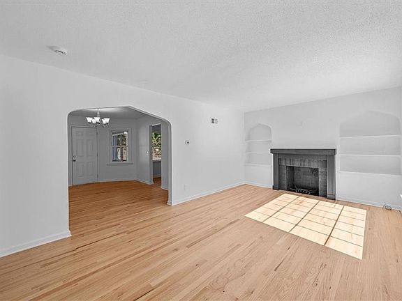 2nd image of 2204 E 72nd St