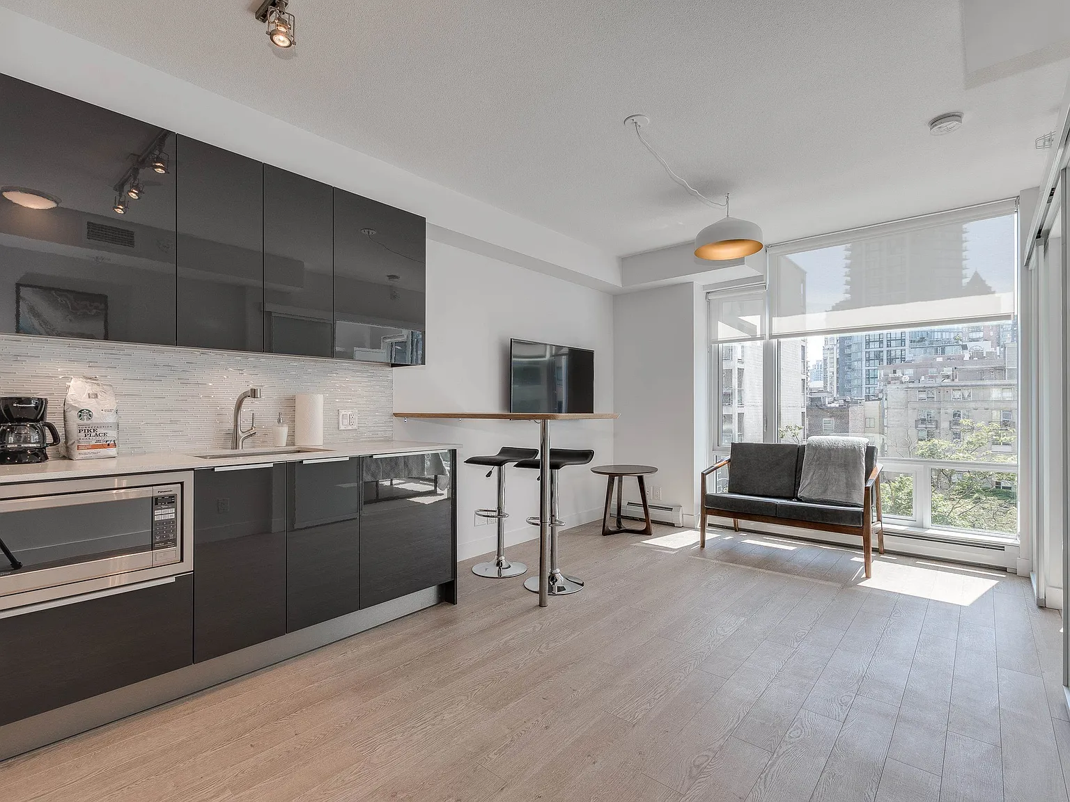 1 bed, 456 sqft, $2,950 — Photo 1