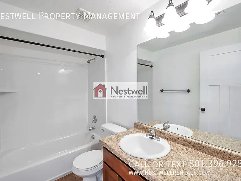 35 E Water Ln — Photo 13