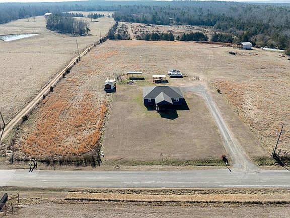 5th image of 389 Center Chapel Rd