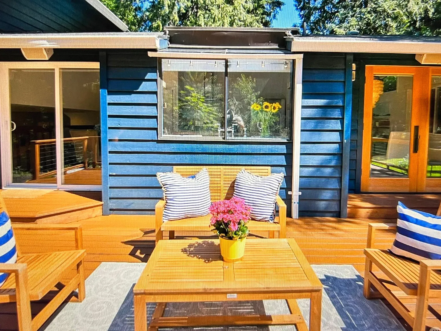 3 bed, 2136 sqft, $4,200 — Photo 3