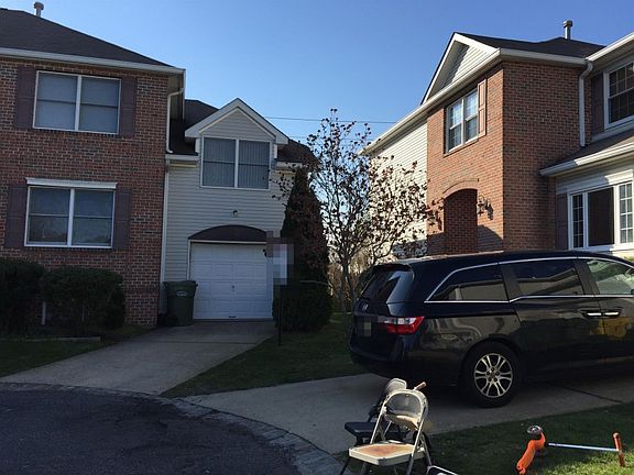 4th image of 302 Twin Oaks Dr