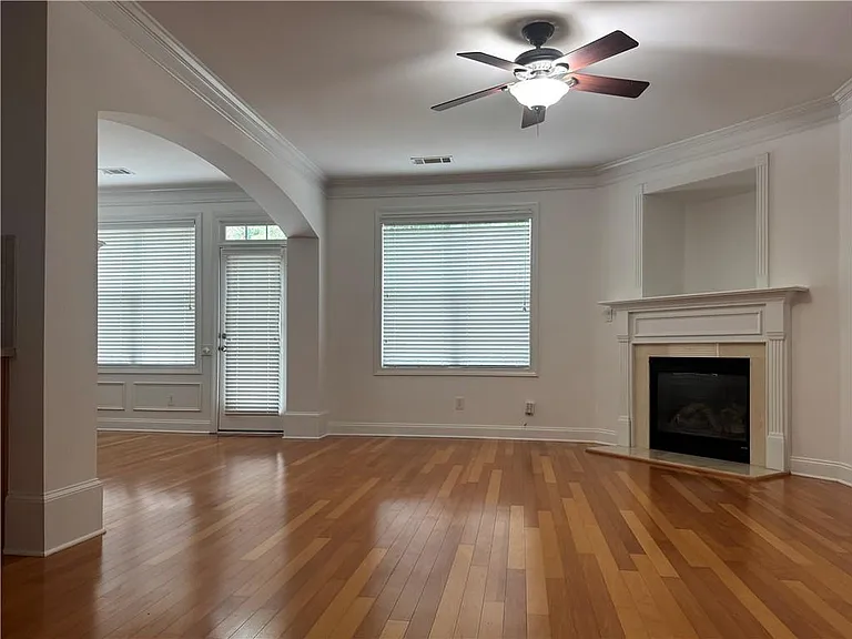 2545 Gadsen Walk — Photo 6
