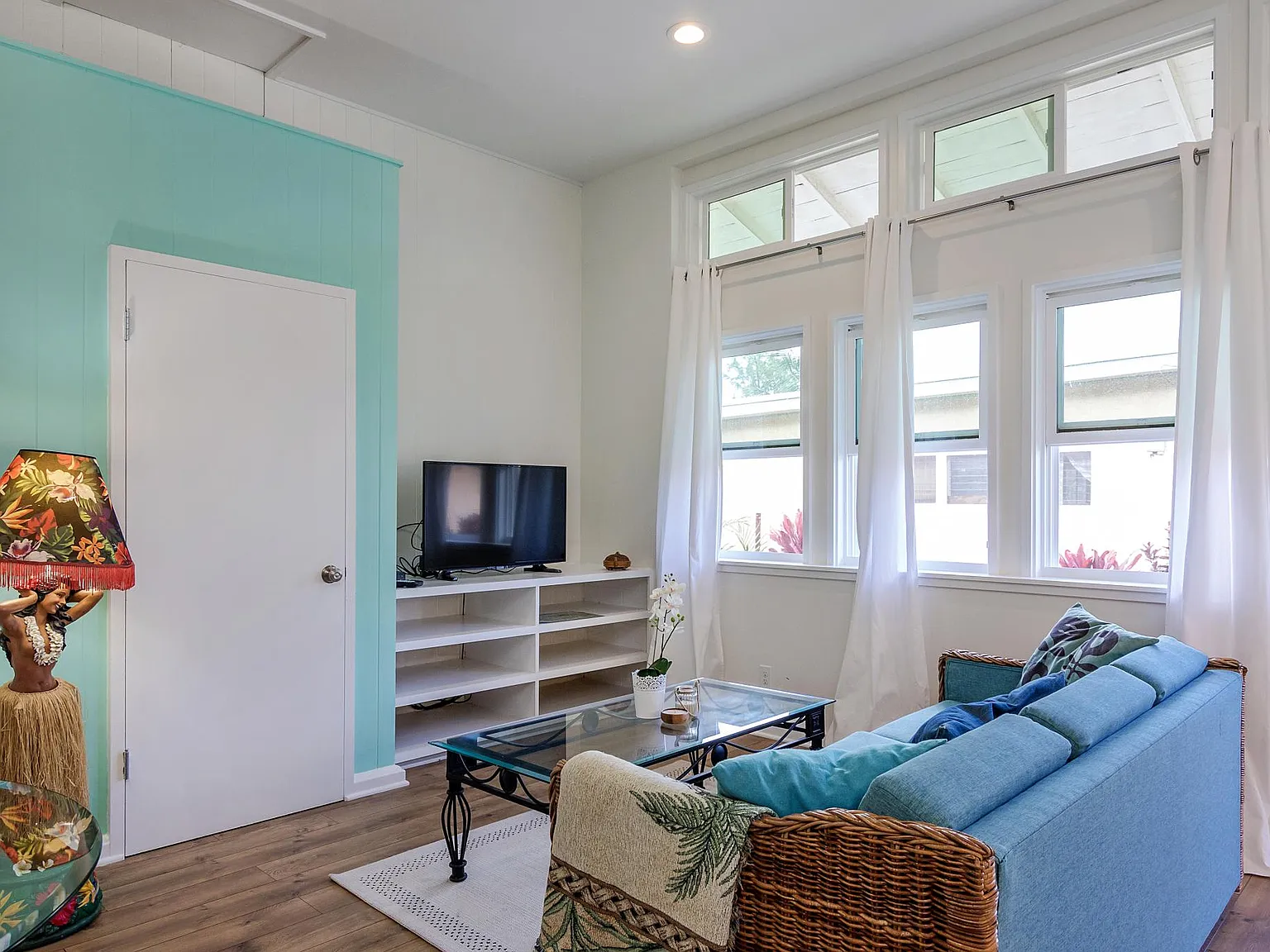 244 Awakea Rd — Photo 2