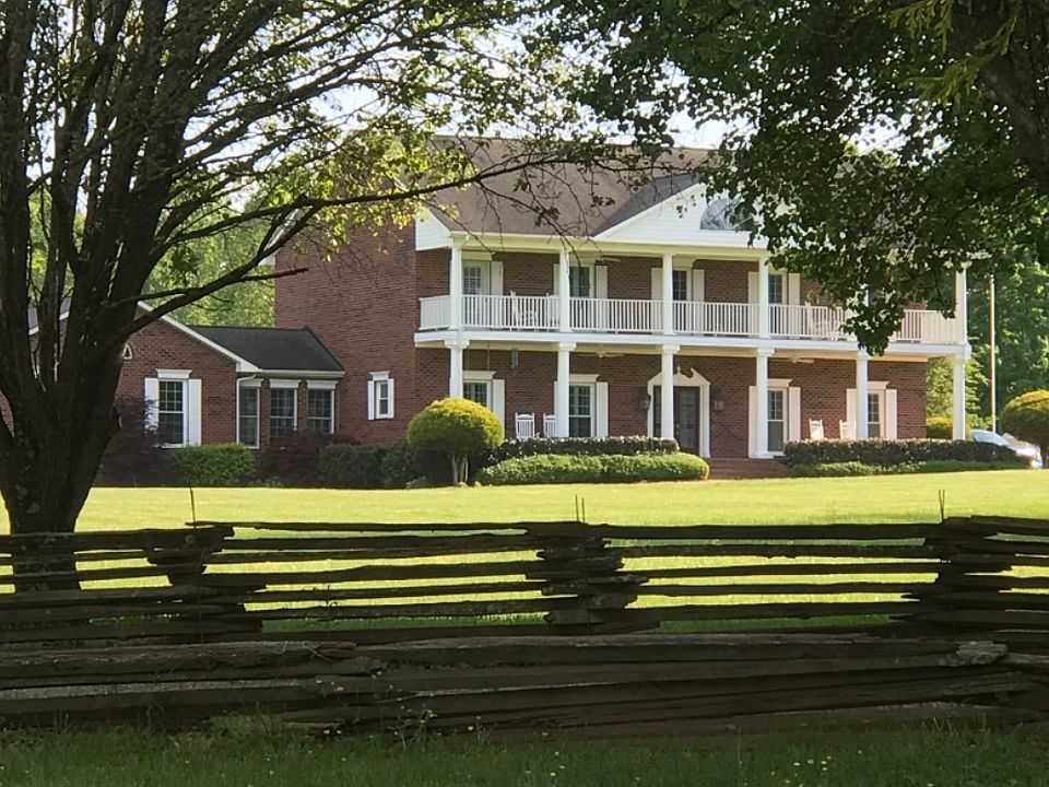 1st image of 128 Garrison Dr