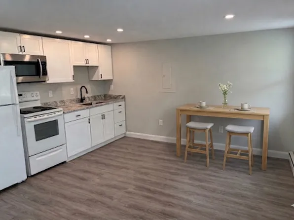 45 Elm St, Monson, MA