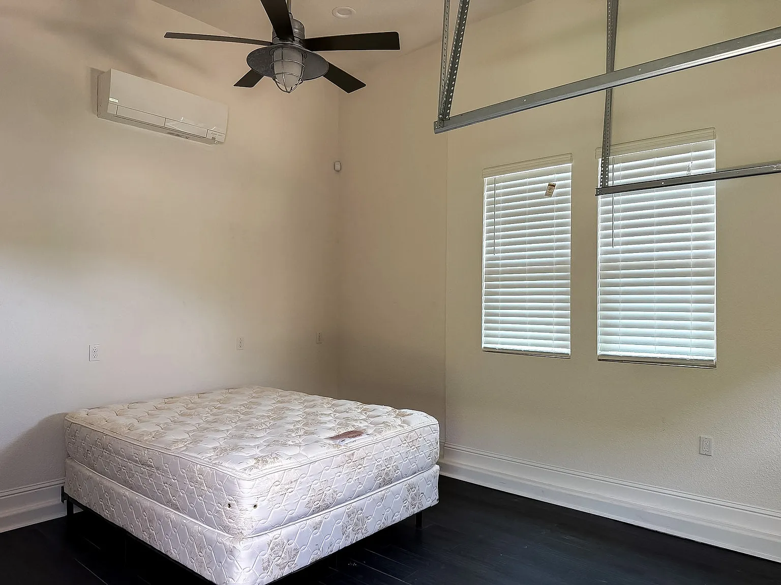 2 bed, 1854 sqft, $3,395 — Photo 4
