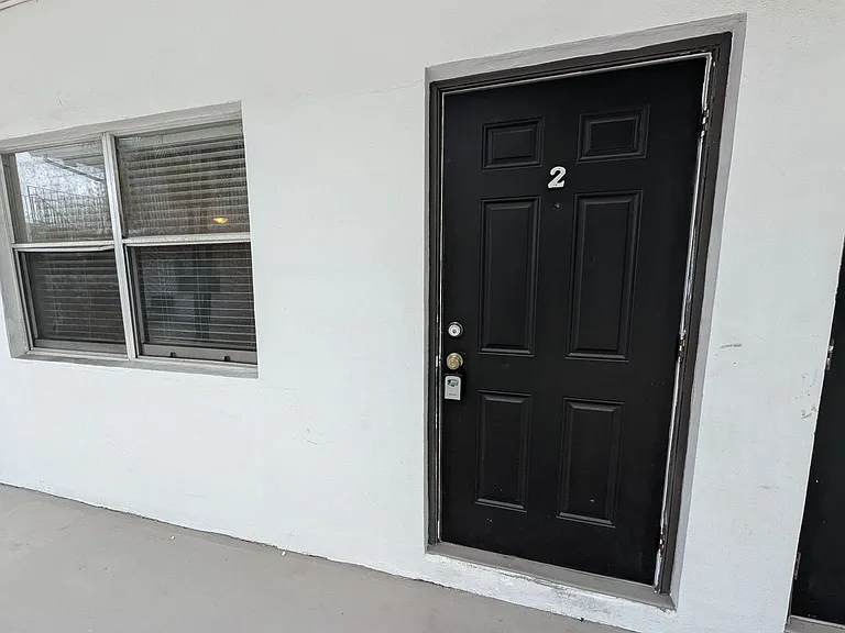 2830 Fillmore St — Photo 2