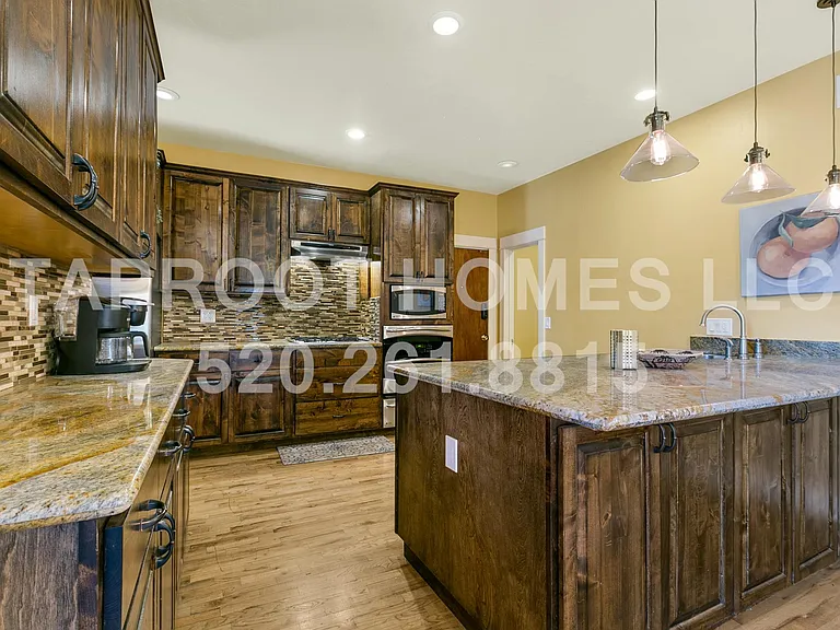 1911 E Hawthorne St — Photo 10