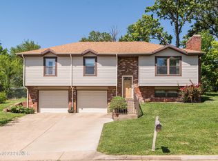 2304 Colonial Hills Rd, Jefferson City, MO 65109