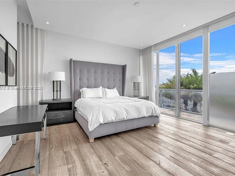 9501 Collins Ave #Townhouse 1 — Photo 32