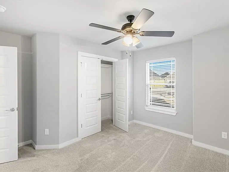 410 Peach Ave — Photo 29