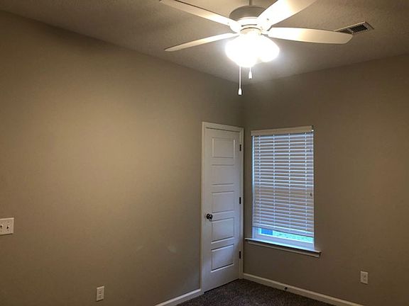 3rd image of 122 Gary Cir #L-17a