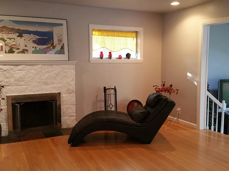 239 Mulberry Pl — Photo 11