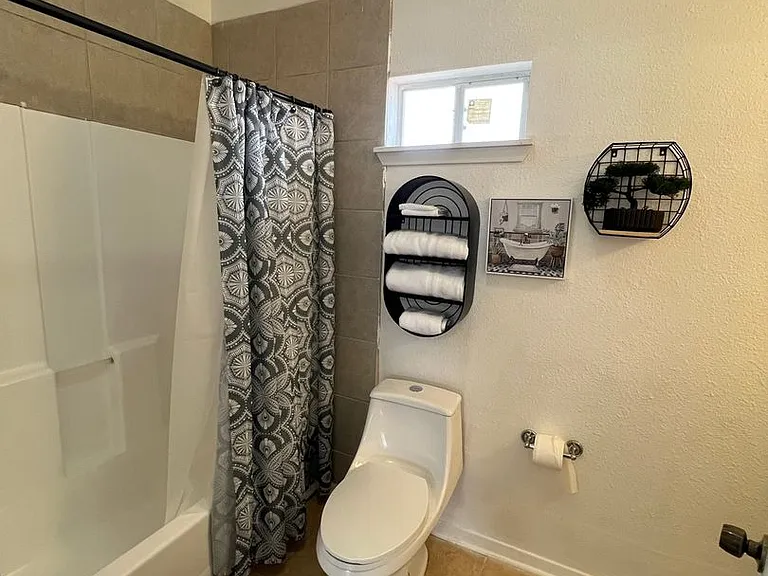 1221 Delaware St #2 — Photo 11