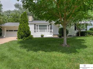 2607 S 105th St, Omaha, NE 68124