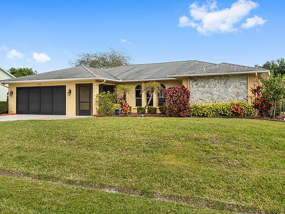 Home For Sale In Port Saint Lucie