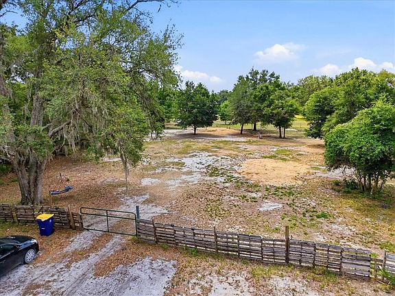 3rd image of 27137 Miller Rd