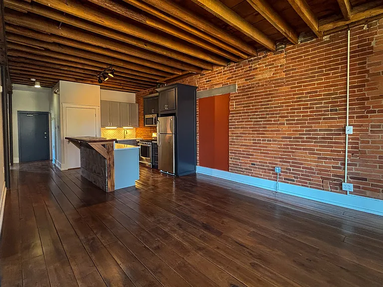 1318 Main St #5 — Photo 23