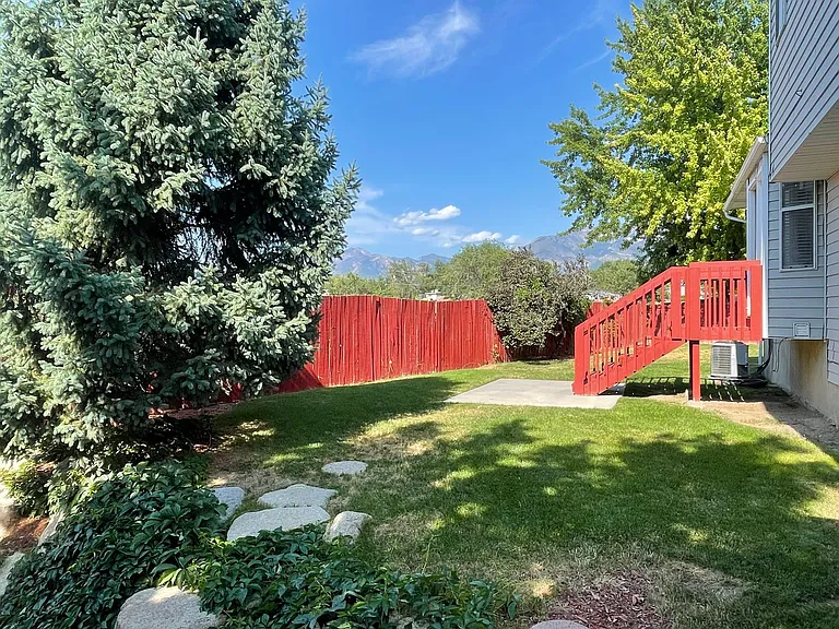617 E Orangewood Ln — Photo 32