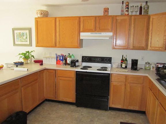 2nd image of 100 Leeward Ct
