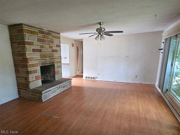 5th image of 1576 Hammel St