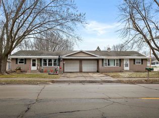 1012 Airport Rd, Menasha, WI 54952