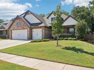 528 Side Track Rd, Yukon, OK 73099