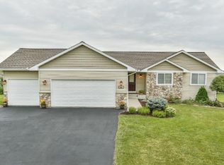 327 Bluebill St, Baldwin, WI 54002