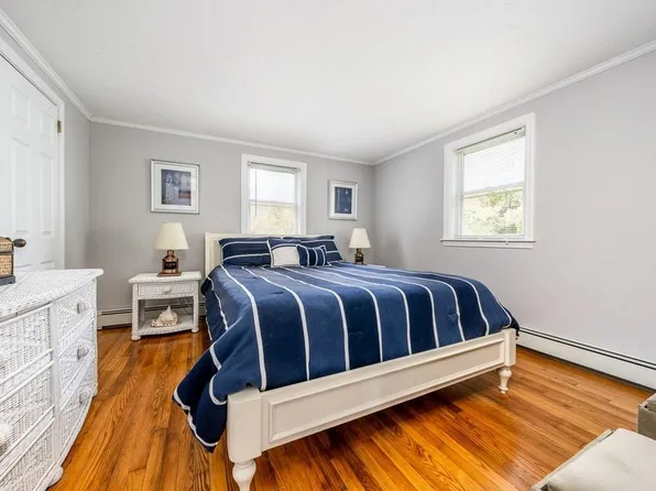 492 Scudder Ave, Barnstable, MA 02630