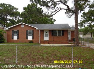 5790 Dove Dr, Hope Mills, NC 28348