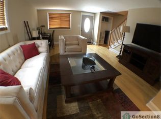 1355 Deanwood Rd, Parkville, MD 21234