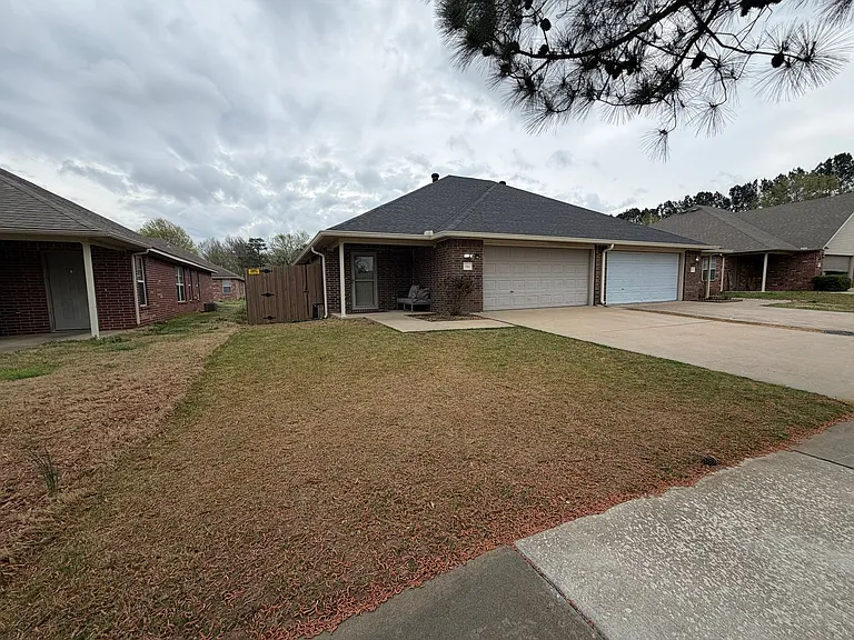 1584 N Willowbrook Dr — Photo 24