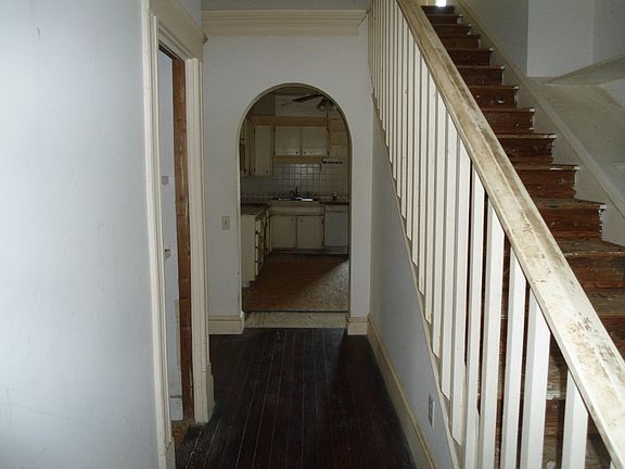 3rd image of 232 Oyster Creek Dr