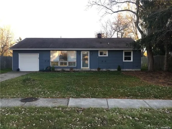 54 Jenell Dr, Grand Island, NY 14072